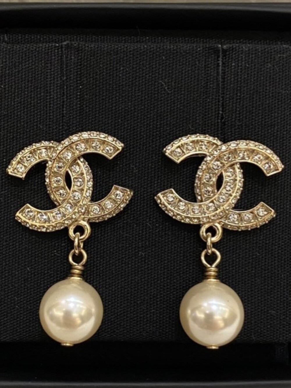 Chanel pearl drop earrings